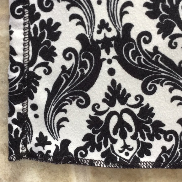 Soybu - Pull On Skirt - Black and White Print - Picture 5 of 6